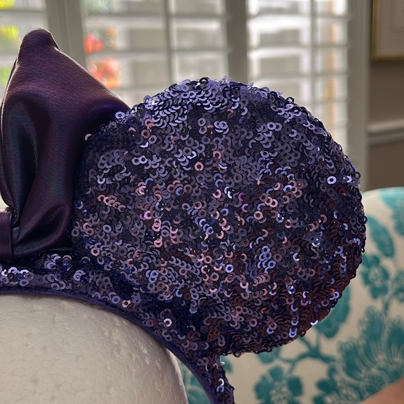 Disney Parks purple sequin Minnie mouse Ear band never worn - Picture 9 of 15